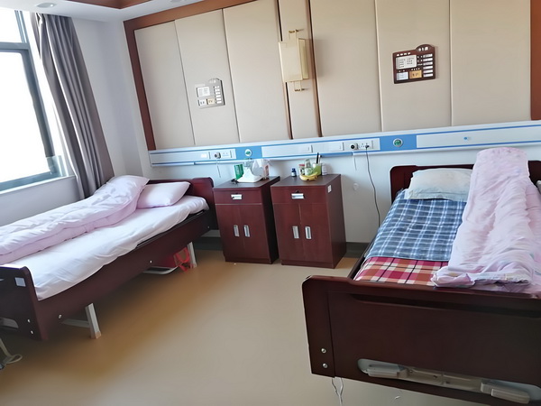 深圳纯积分入户1万名_电影《南京照相馆》票房破4亿 相关考虑也需费用生活其他