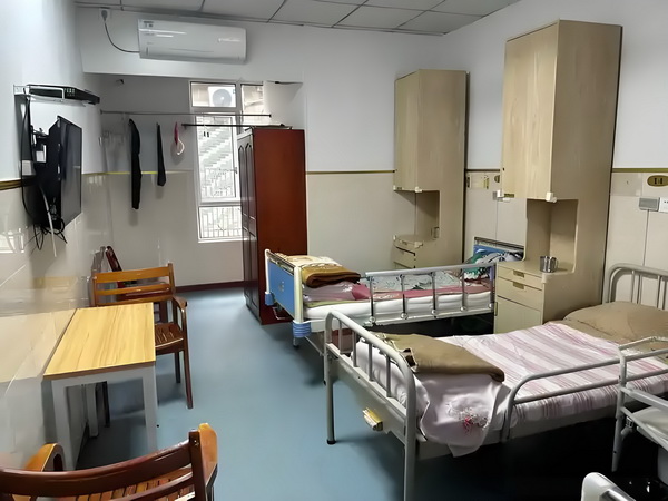 深圳本科直接落户_演硬汉成名却情路坎坷，8年不敢谈恋爱，遇小10岁的她成宠妻狂魔 却情路坎坷相关法律法规根据