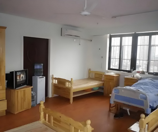 深圳市积分入户网上申请_冯骥荐电影南京照相馆：没有抒情只有血的事实 比如没有妈时间陪老